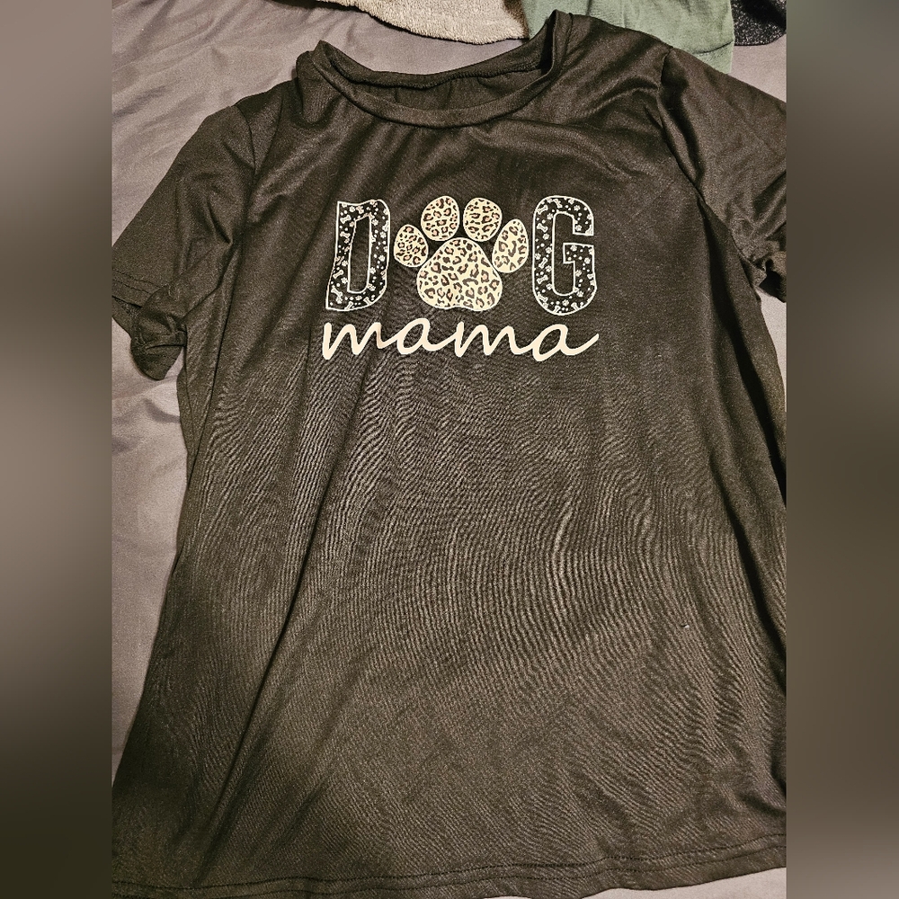 Dog Mama Graphic T-Shirt